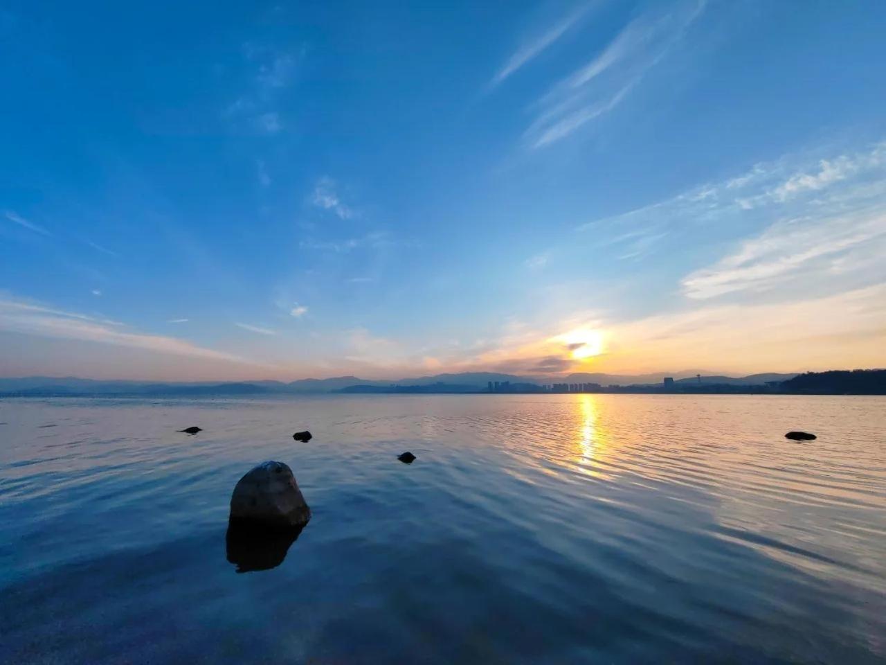 Dali Nest Secret Garden Lake View Inn المظهر الخارجي الصورة